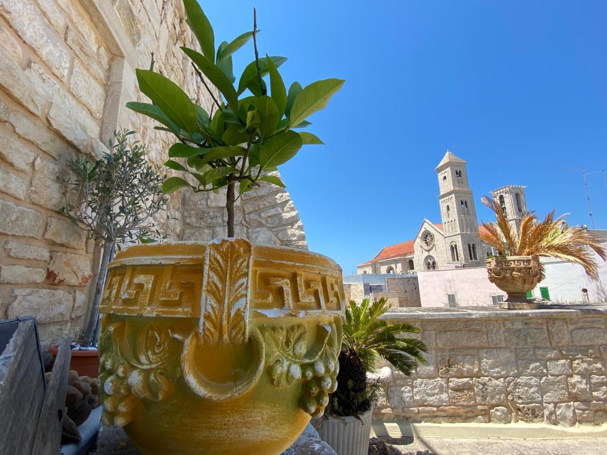 Palazzo Morola XIV Century Apartment Giovinazzo Exterior photo