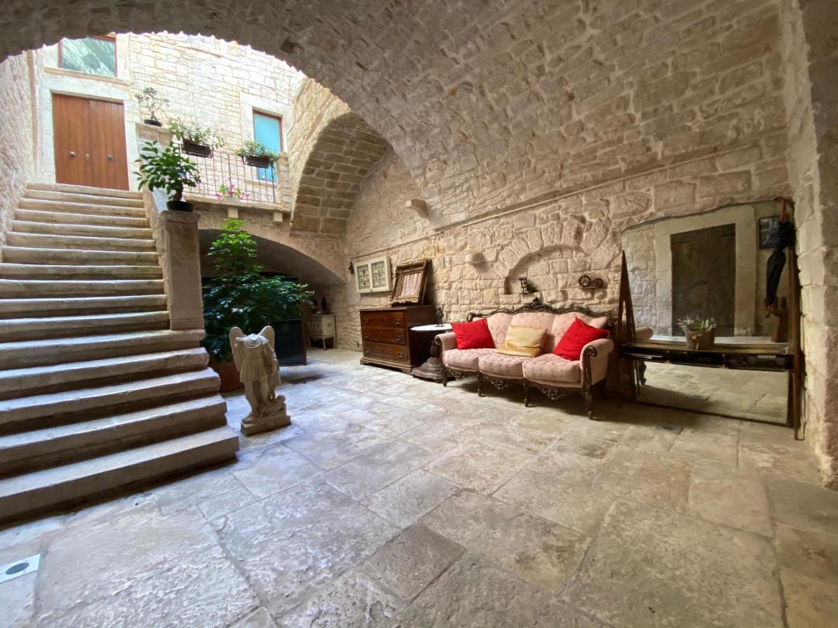Palazzo Morola XIV Century Apartment Giovinazzo Exterior photo