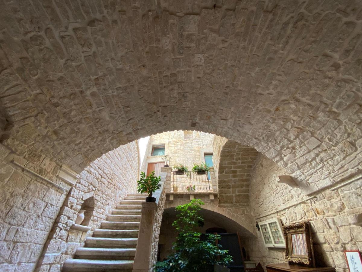 Palazzo Morola XIV Century Apartment Giovinazzo Exterior photo