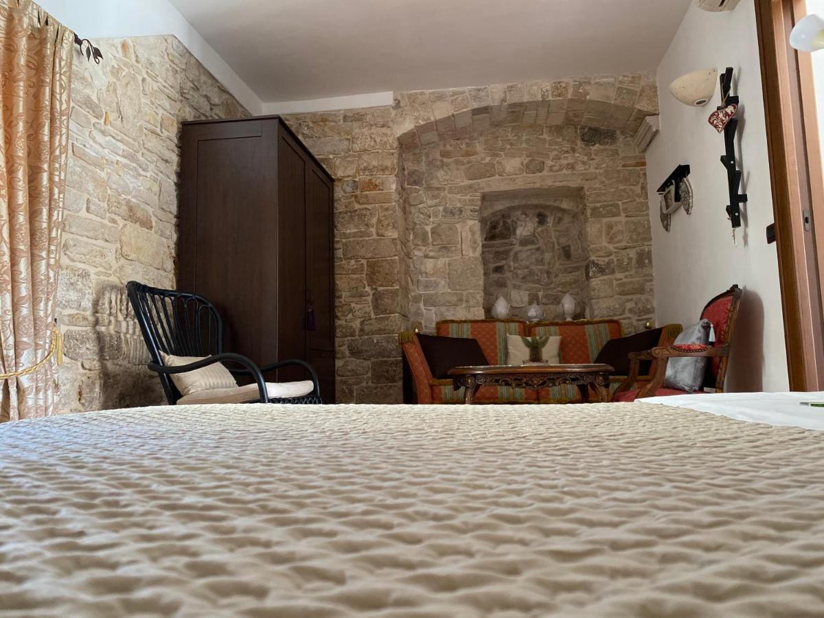 Palazzo Morola XIV Century Apartment Giovinazzo Exterior photo