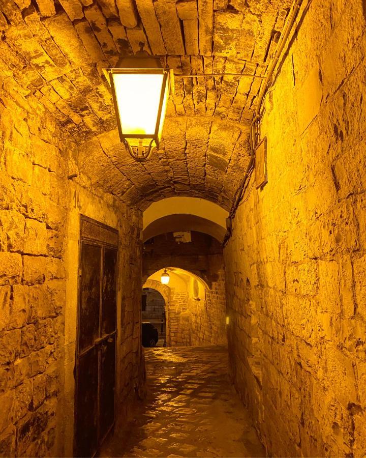 Palazzo Morola XIV Century Apartment Giovinazzo Exterior photo