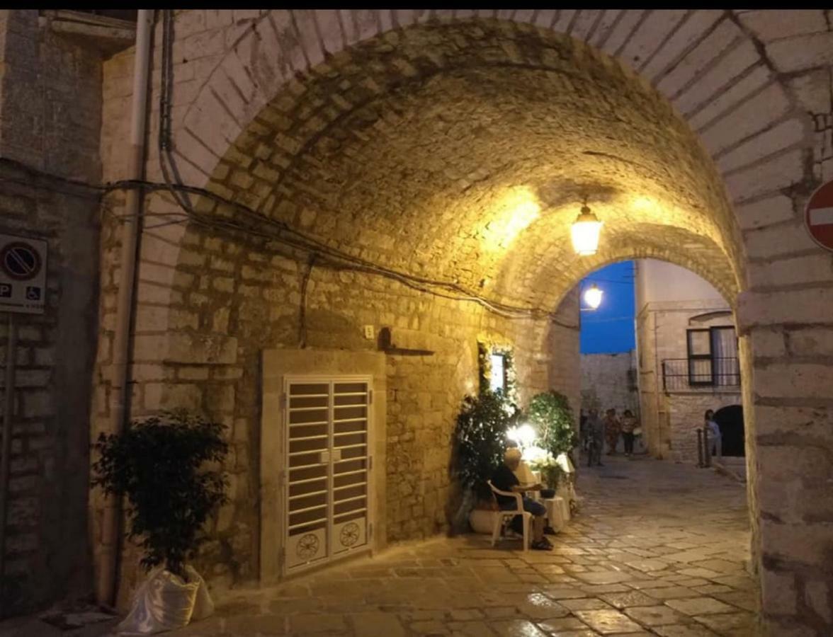 Palazzo Morola XIV Century Apartment Giovinazzo Exterior photo