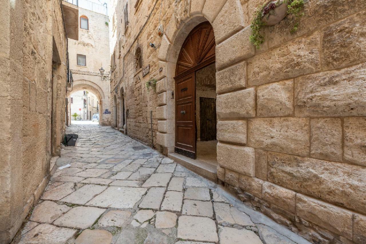 Palazzo Morola XIV Century Apartment Giovinazzo Exterior photo