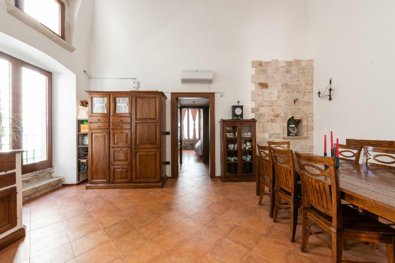Palazzo Morola XIV Century Apartment Giovinazzo Exterior photo